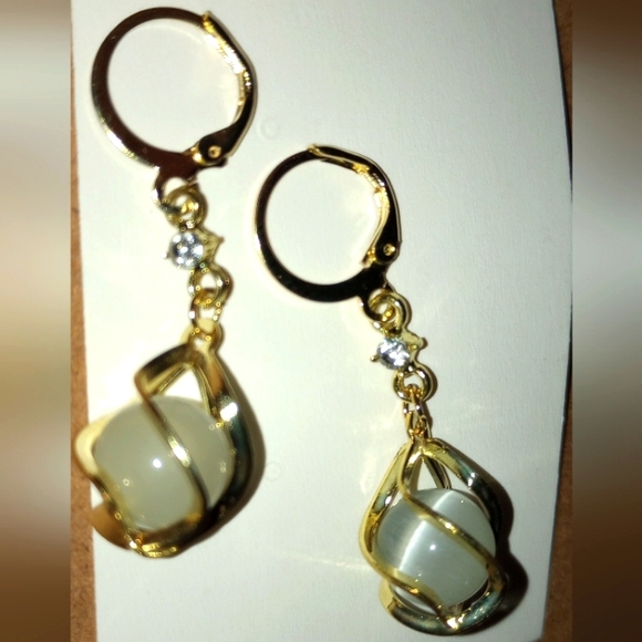 NEW! Gorgeous Gold Caged Pearl Huggie Drop Earrings - 925 Sterling Silver - Picture 5 of 5